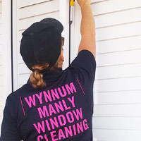 wynnum personnel cleaning window